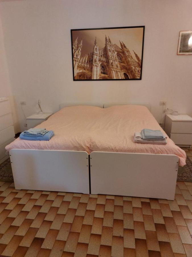Flat In Milan 3 Apartment Bagian luar foto
