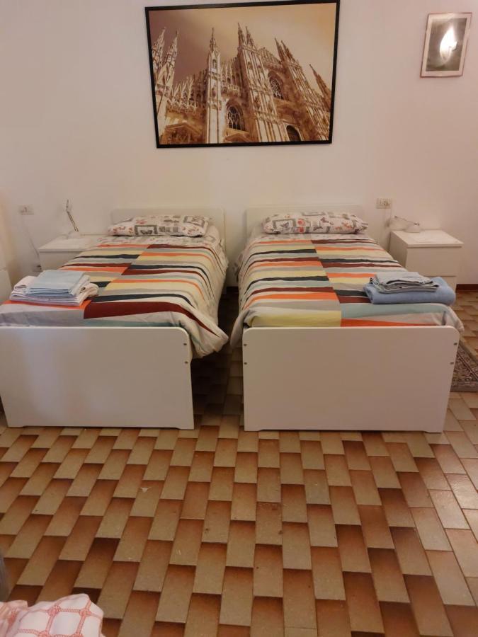 Flat In Milan 3 Apartment Bagian luar foto